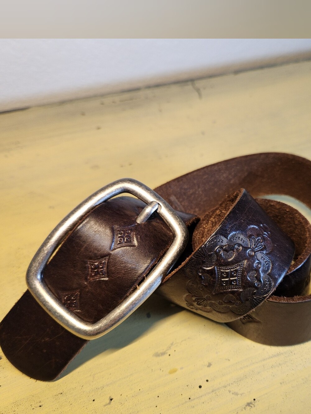 Aeropostale Vintage Tooled Brown Leather Belt, Size Small